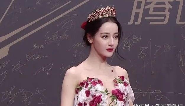 迪丽热巴抹胸刺绣高定