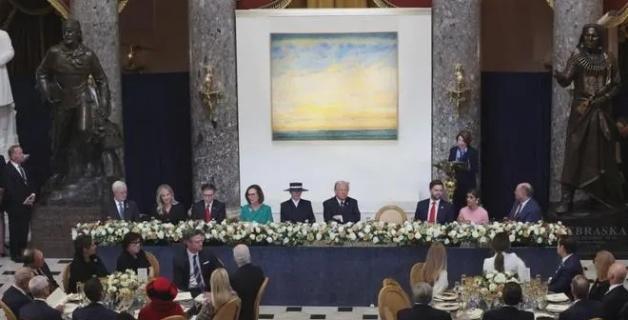 特朗普3亿美元修白宫被批 豪华装修引发争议