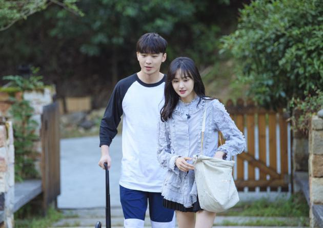 张恒签证获批 暗讽郑爽提延期7月开庭是无理要求