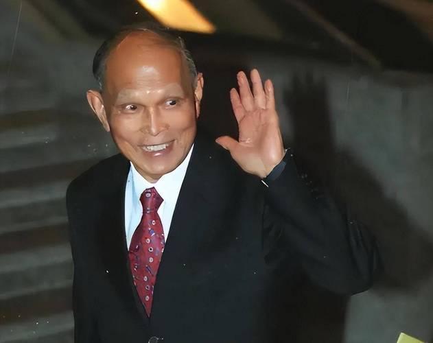 李嘉诚旗下公司市值蒸发超781亿港元 资本市场的严厉反应