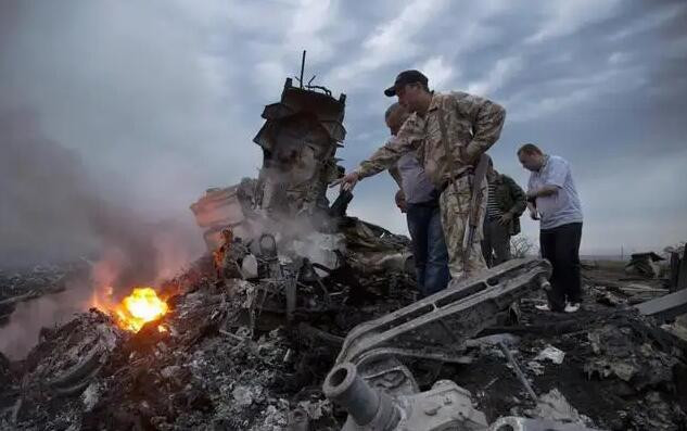 早报|31省人口出生率公布、马航MH17坠机案时隔8年宣判