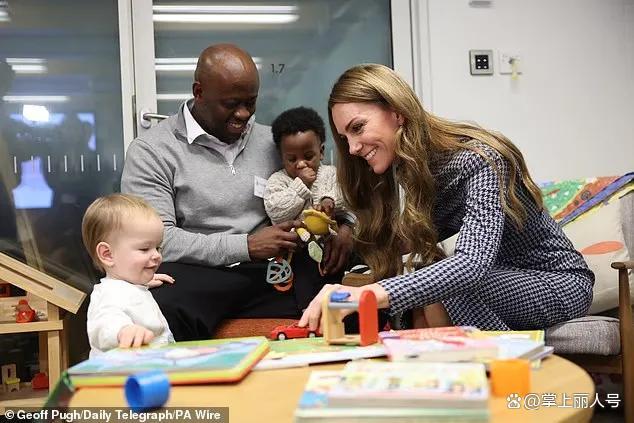 43岁英国凯特王妃瘦成纸片人