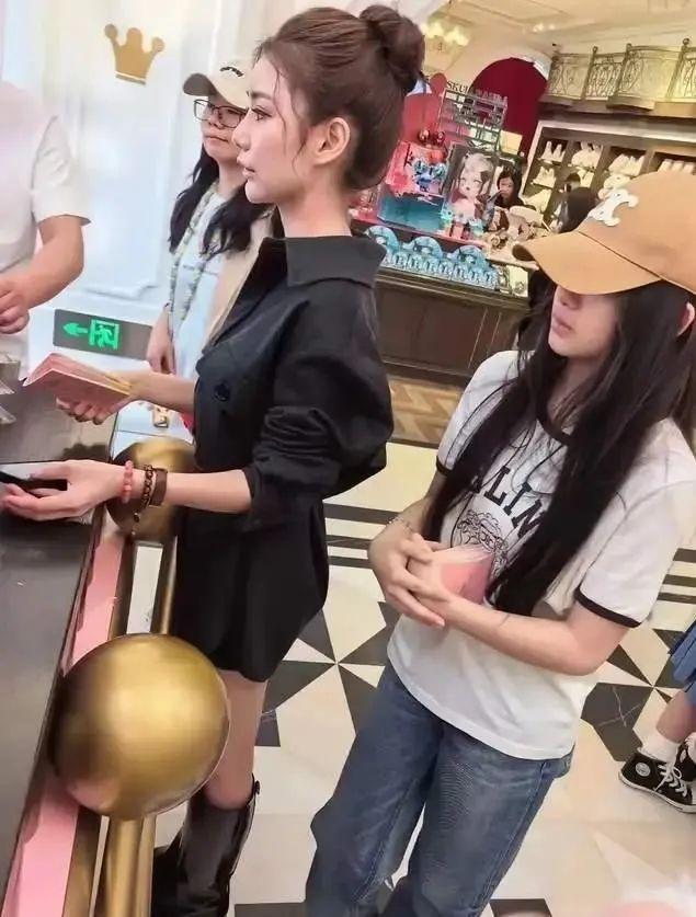 汪小菲夫婦大婚后首次公開(kāi)露面,，一個(gè)舉動(dòng)暴露相處狀態(tài)