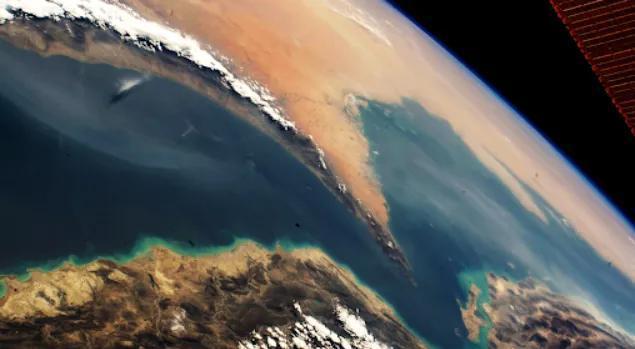 伊朗胡塞武装掐住俩咽喉