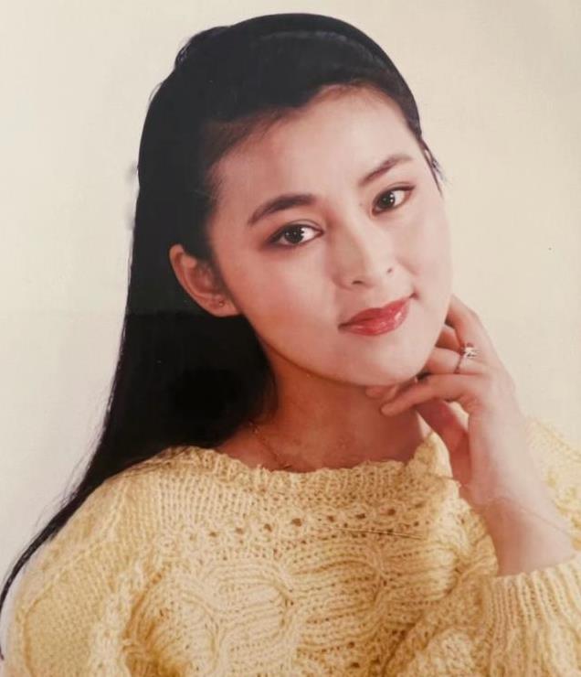 演员何音：离婚那天抱着儿子痛哭，再婚嫁给小9岁许云帆终得幸福