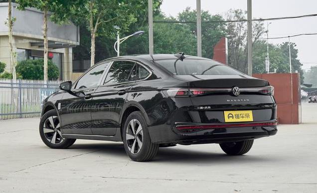 试驾迈腾2024款380TSI尊贵版，轴距2871mm，配2.0T 7DCT，香吗？