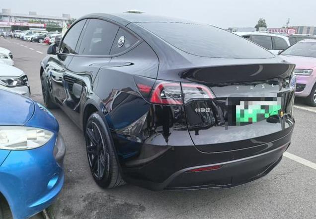 不到17万拿下 22款特斯拉Model Y 后轮驱动版