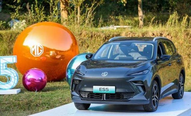 首搭防眩晕系统比海外价便宜一半MG ES5上市低至9.99万元起