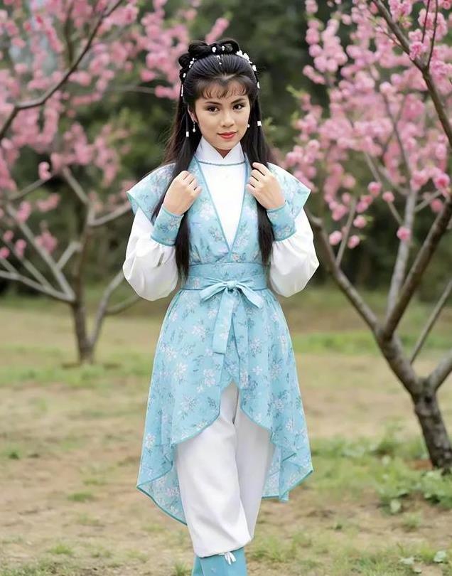 灵动俏黄蓉，甜美映人心—翁美玲