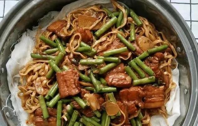 河南老式“蒸卤面”的做法，色香味俱全，赶快学起来吧