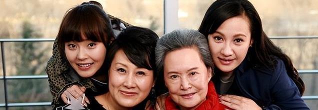 张佳宁：撮合亲妈二婚，不原谅生父20年，继父就是我亲爸