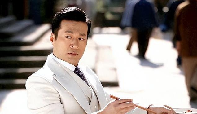 谭凯：因演技太好被误认为是日本人，51岁仍未婚，和老母相依为命