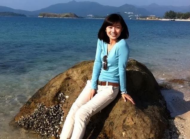 有才貌，有资历的央视女主持李七月，为何如今逐渐淡出人们视线