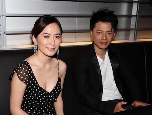 演员俞飞鸿坚决不结婚，至今仍单身，却有一个男人陪了她近20年