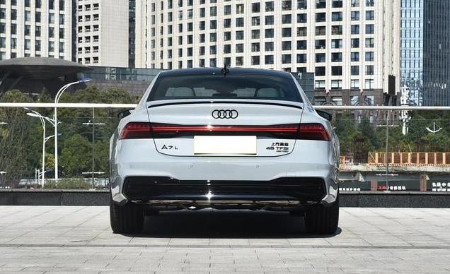 奥迪A7L：我都降到30万出头，比A6L便宜了，你们怎么还不看我？
