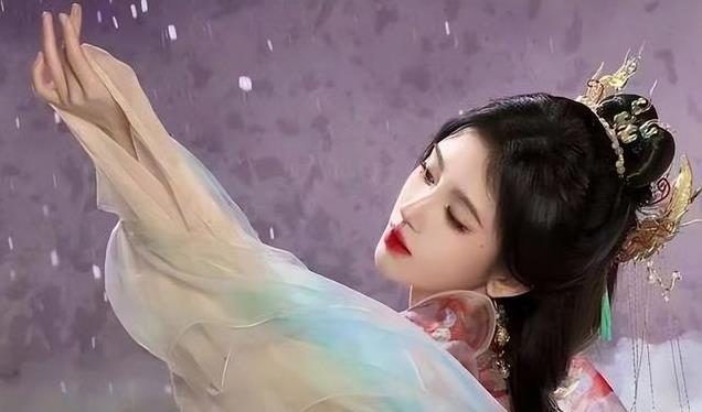 《万花世界》阵容揭晓!鞠婧祎联手赵一龙,男主颜值成焦点!