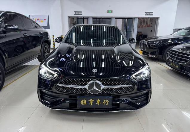 2022款奔驰C260L，运动与豪华并存，7.7秒破百，二手车市场新宠！