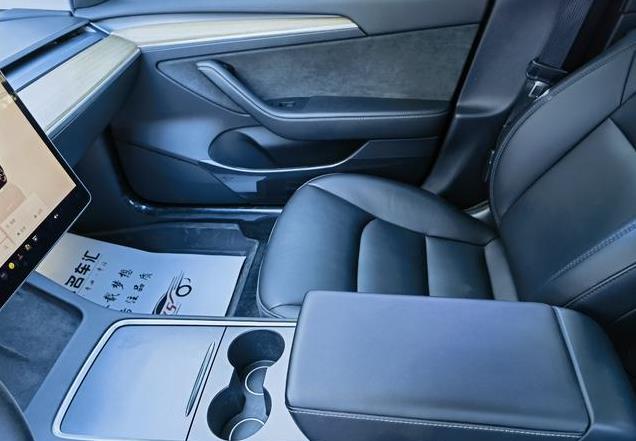 不到20万入手特斯拉Model 3，3.3秒破百，准新车性价比超高！