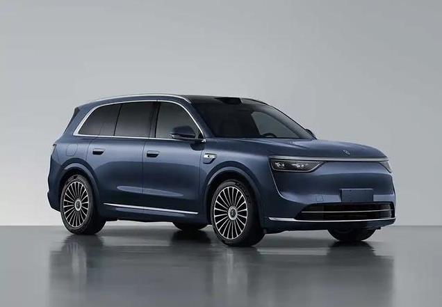 问界M8动力全曝光：240km纯电续航 6.6L亏电油耗，挑战理想L8！
