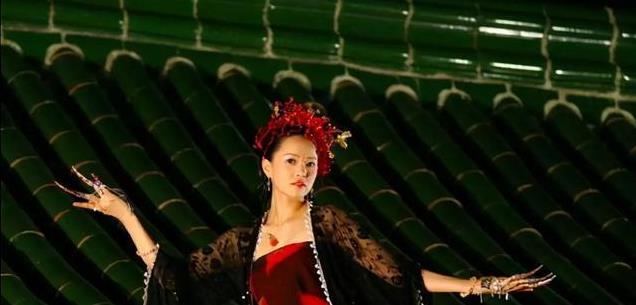 伊能静57岁生日惊艳亮相：穿公主裙与少女无差，秦昊娶对人了！