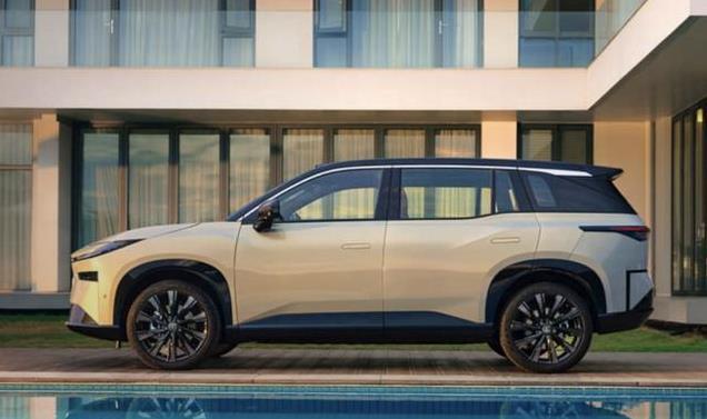 10万起买丰田bZ3X电动SUV，外观时尚动力强大，真的值得吗？
