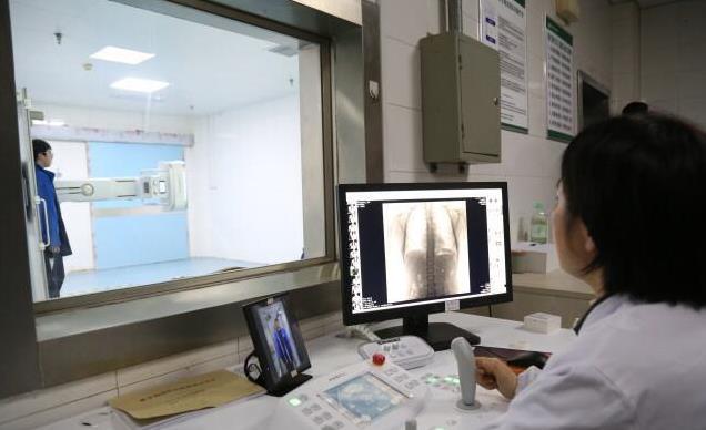 高考体检结束！视力不良、脂肪肝等问题频现，考生健康成焦点
