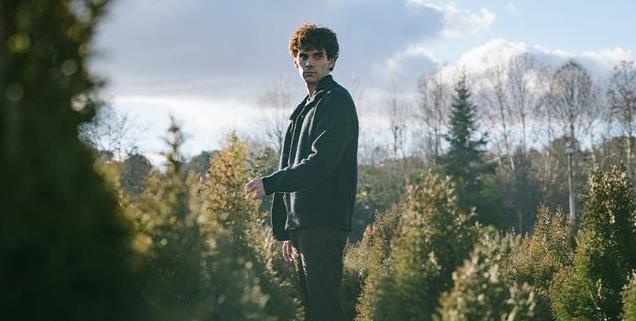 西班牙惊悚剧《园丁》：母子阴影下的冷酷世界，4月Netflix首播！