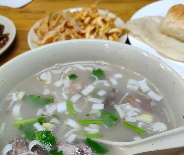 营口美食全攻略：从海鲜到街头小吃，舌尖上的幸福之旅！