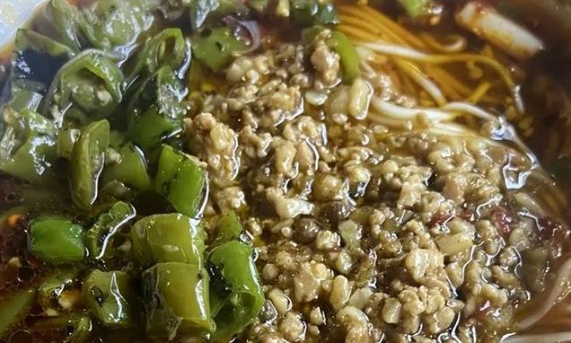资阳人都排队的5家面馆，牛肉鱼面样样绝，最后一家吃过都说香