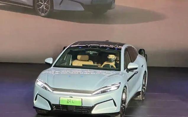 比亚迪汉L上市，智能与豪华结合，极氪007、小米SU7都得小心了？