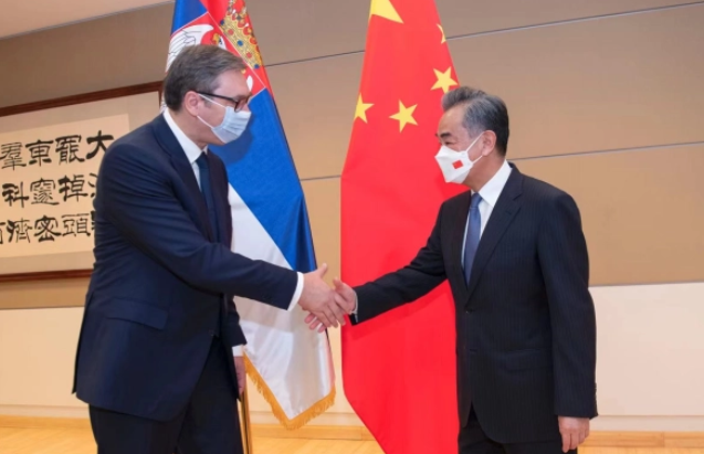 塞尔维亚总统武契奇会见王毅，世界上只有一个中国立场绝不改变