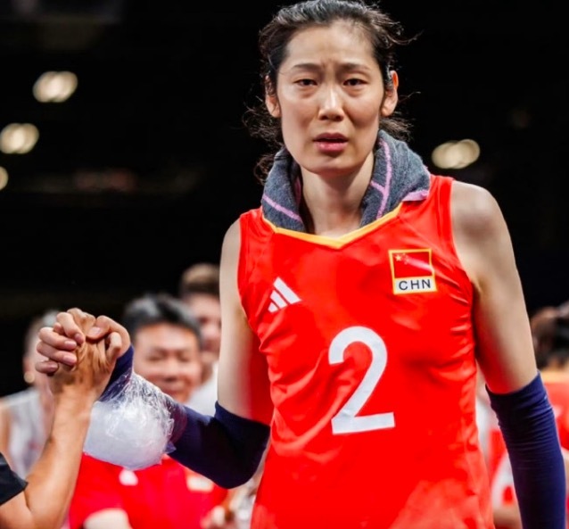 陈忠和赵蕊蕊现场支持中国女排 