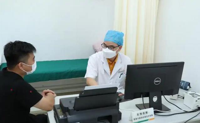 颈椎手术后，他吞咽困难险“卡喉”，医生揭秘3大并发症如何防？