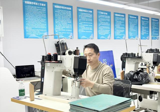 3秒设计爆款鞋！汇都“数字神器”让鞋企成本砍40%，你敢信？