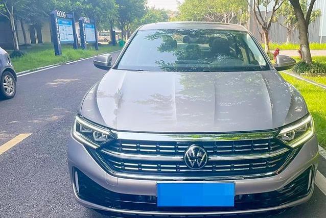 速腾车身硬如钢，高速撞击不变形，安全真这么牛？