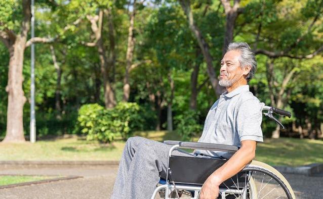 心脏最怕的不是熬夜，医生揭秘三件事，件件都在偷走健康