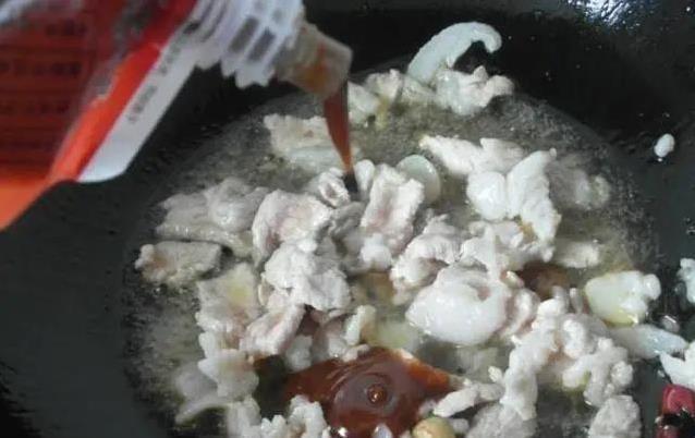 家常炸猪肉总不香？只因少了这关键一步，嫩滑秘诀大公开