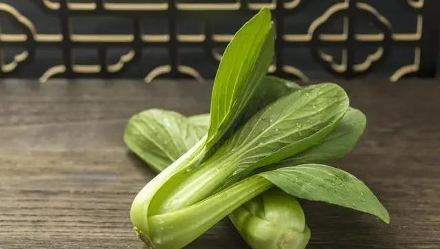 家常水煮牛肉秒杀馆子，3步做出麻辣嫩滑，谁吃都夸香