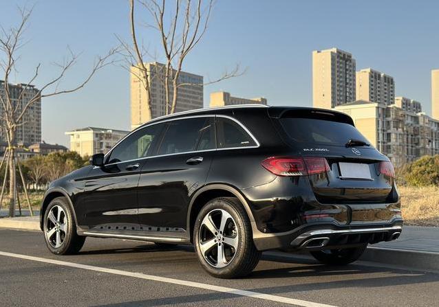 27万入手豪华奔驰GLC，3.8万公里黑色新车况，值不值一探究竟？