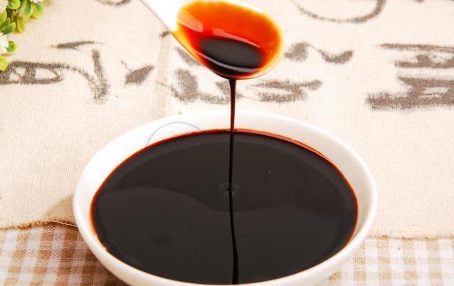 吃酱油皮肤真会变黑？科学揭秘真相，你还敢多蘸吗？