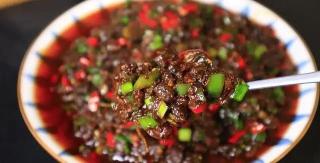 豆豉酱香翻全家，夹馍拌面都上瘾，你家厨房缺这味？