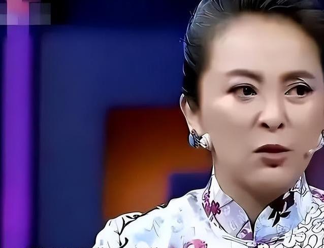“恶婆婆”李勤勤卸下荧幕面具，20年救流浪狗，她的心有多软？