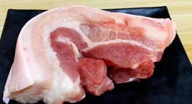 买五花肉有门道，上等下等差别大，3招教你挑好肉