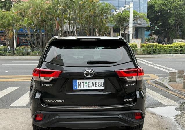 13万公里汉兰达仅13.68万，空间超大7座SUV，值不值得买？