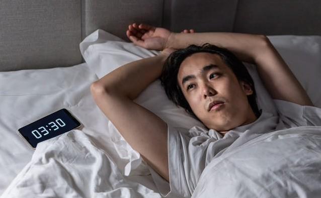 睡不好正常吗？65岁后睡眠大变，3招让你睡得香