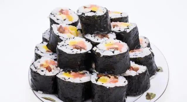 简单3步做紫菜包饭，食材随便换，味道好到全家抢着吃？