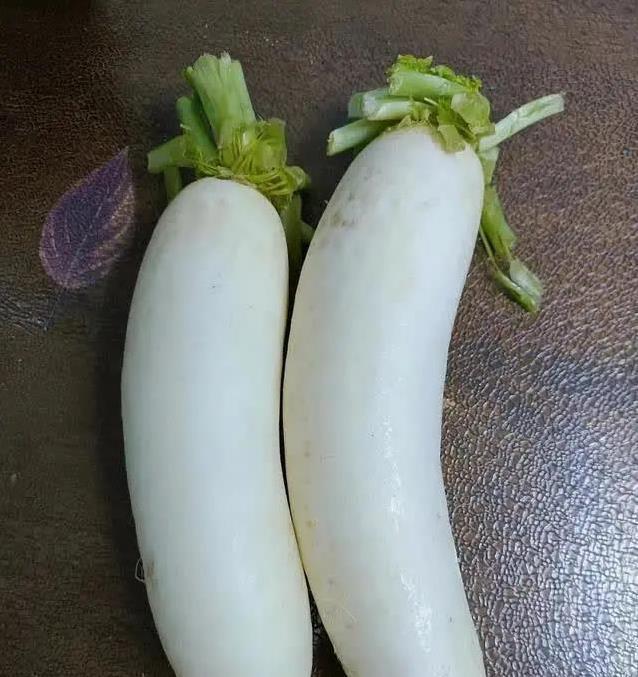 家常白萝卜秒变抢手菜，香煎萝卜饼全家抢着吃，你试过没？