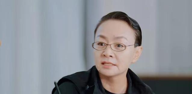 宋丹丹嫌弃准儿媳7岁年龄差，儿媳戒烟逆袭，她咋成全家宝？