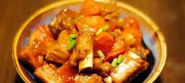 鸡翅遇上柠檬清香，排骨搭档番茄浓郁，5分钟学会最香家常菜？