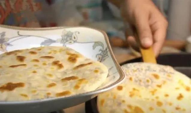 3勺面粉2勺糖，半小时做出酥饼，香甜掉渣你敢试？